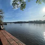 River View Apartment Manes